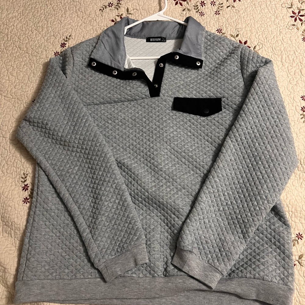 Amazon Gray Quilted Sweatshirt with Black Details
